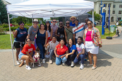 Alumni Communities celebrate Welcome Week.