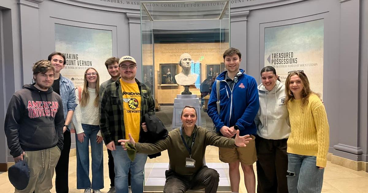 Tour group in the Mount Vernon Visitor Center