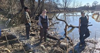 Steve MacAvoy’s students work to detect BPA in the Anacostia River.