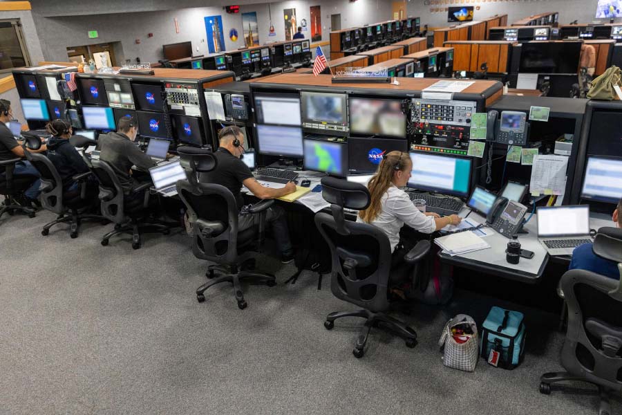 Members of the Artemis II launch team, including personnel with NASA’s Exploration Ground Systems participate in an emergency escape simulation.