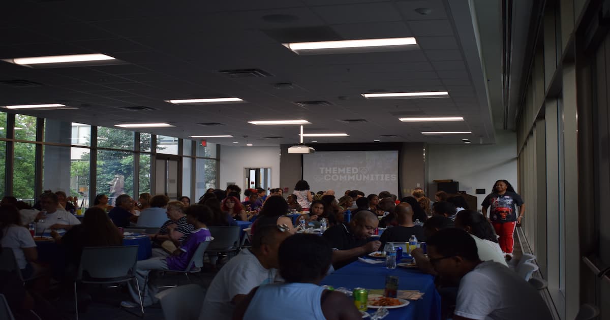 themed community dinner f25