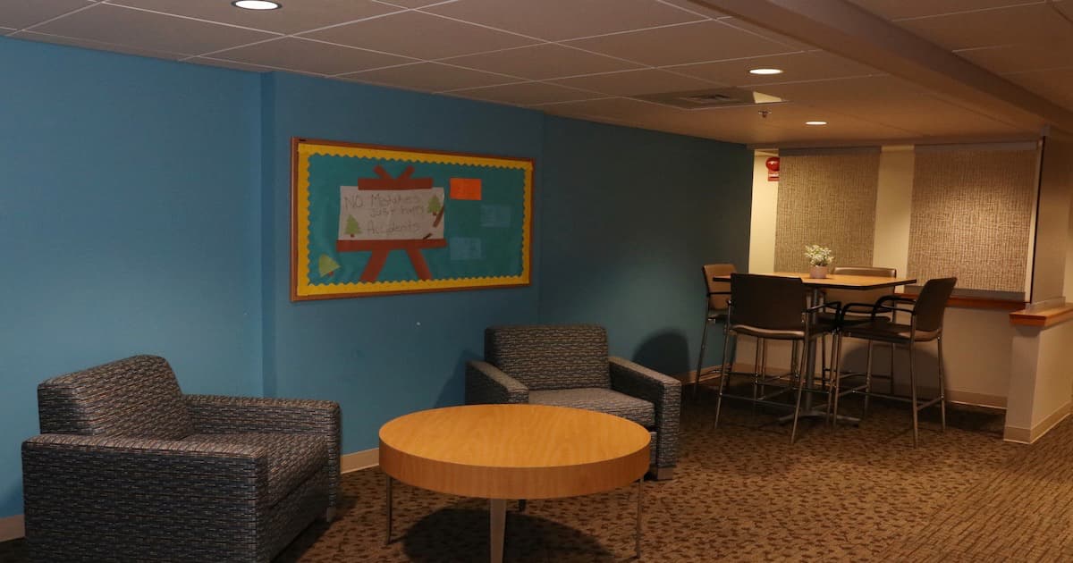 hrl_nebraska_floorlounge copy-2-5-2